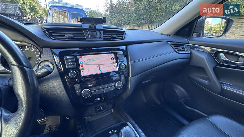 Внедорожник / Кроссовер Nissan Rogue 2016 в Ивано-Франковске