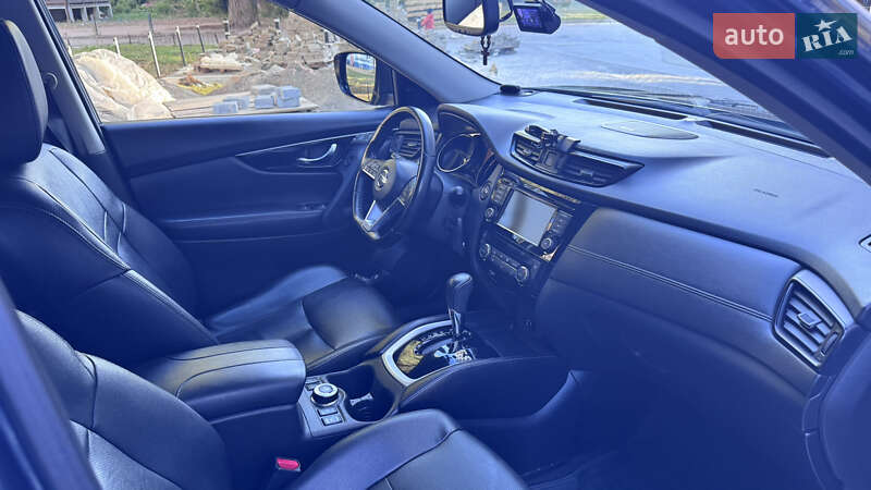 Внедорожник / Кроссовер Nissan Rogue 2016 в Ивано-Франковске