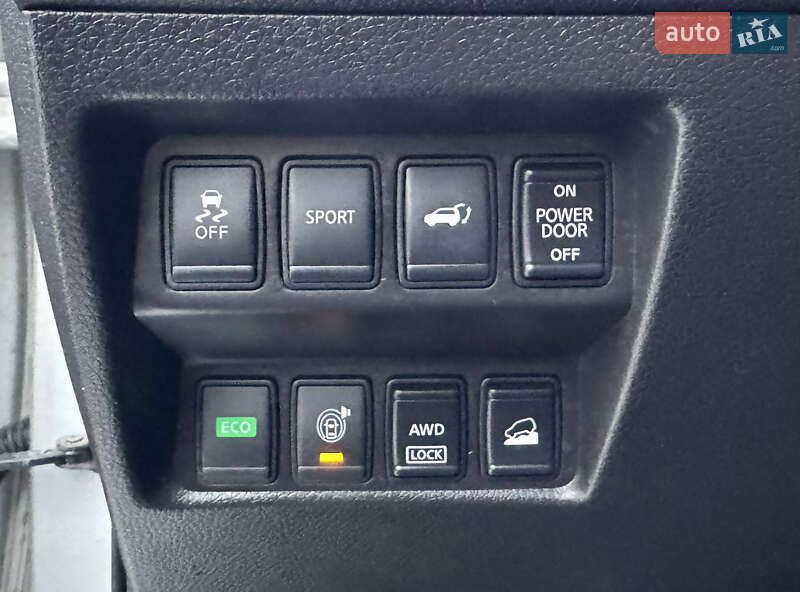 Внедорожник / Кроссовер Nissan Rogue 2015 в Киеве