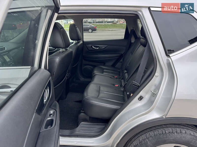 Внедорожник / Кроссовер Nissan Rogue 2015 в Киеве