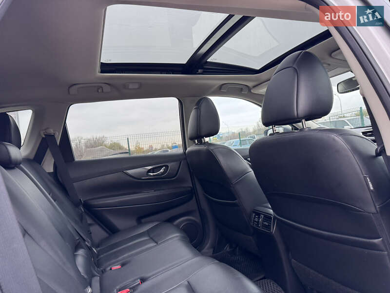 Внедорожник / Кроссовер Nissan Rogue 2015 в Киеве