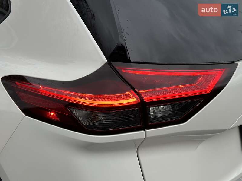 Внедорожник / Кроссовер Nissan Rogue 2022 в Киеве