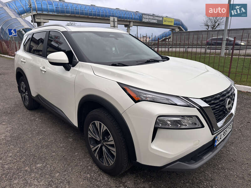 Внедорожник / Кроссовер Nissan Rogue 2023 в Киеве