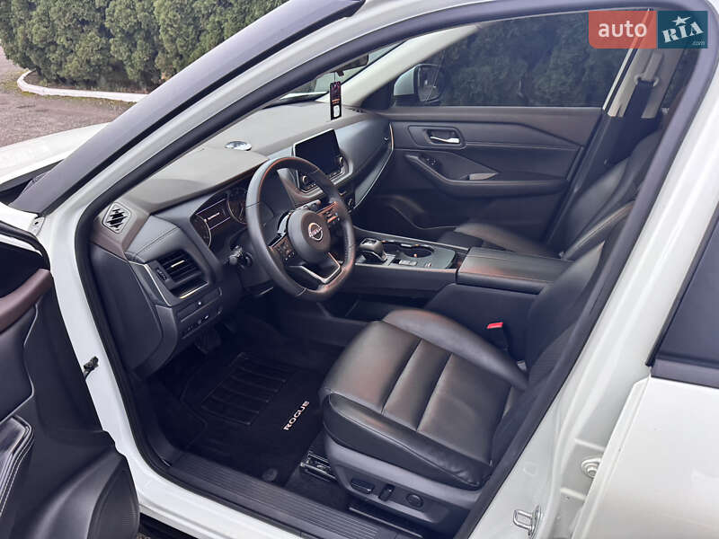 Внедорожник / Кроссовер Nissan Rogue 2023 в Киеве