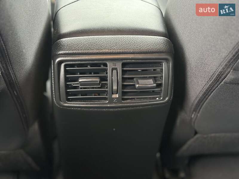 Внедорожник / Кроссовер Nissan Rogue 2019 в Киеве