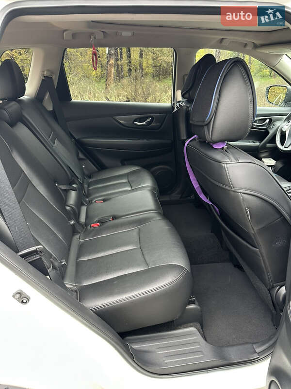 Позашляховик / Кросовер Nissan Rogue 2016 в Києві