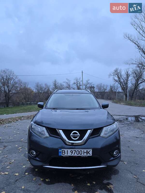 Внедорожник / Кроссовер Nissan Rogue 2015 в Кременчуге