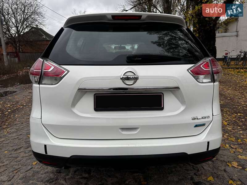 Внедорожник / Кроссовер Nissan Rogue 2015 в Ахтырке