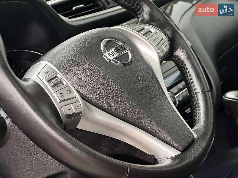 Внедорожник / Кроссовер Nissan Rogue 2015 в Ахтырке