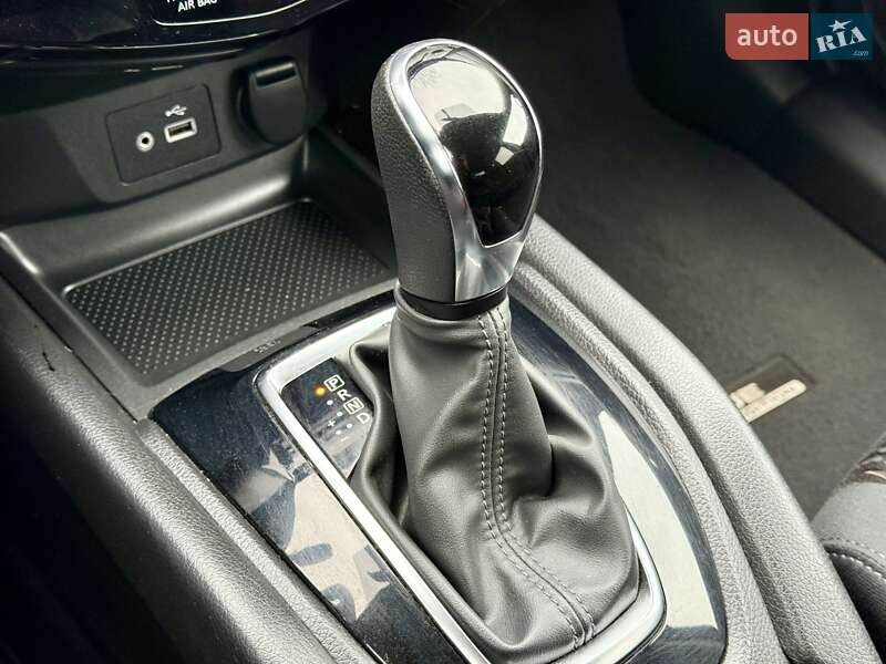 Позашляховик / Кросовер Nissan Rogue 2018 в Харкові