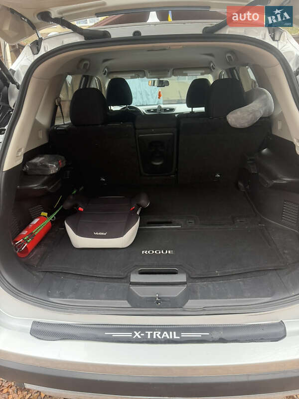 Внедорожник / Кроссовер Nissan Rogue 2016 в Киеве