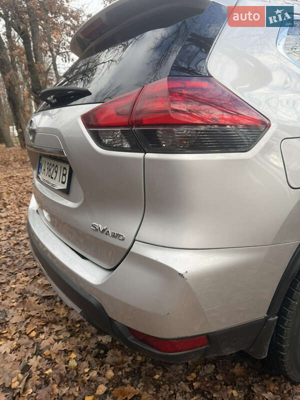 Внедорожник / Кроссовер Nissan Rogue 2016 в Киеве