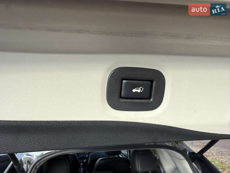 Внедорожник / Кроссовер Nissan Rogue 2016 в Киеве