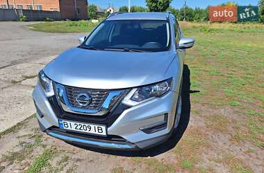 Внедорожник / Кроссовер Nissan Rogue 2017 в Зенькове