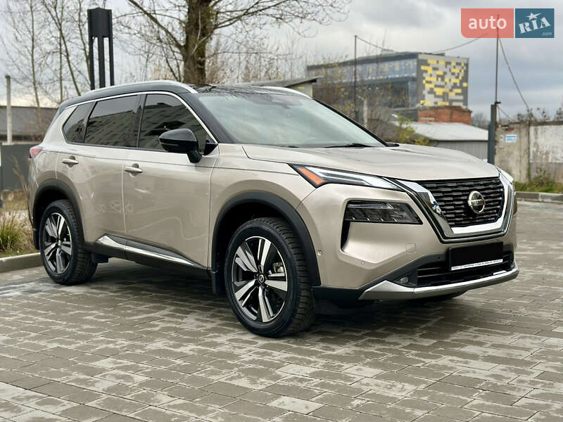 Внедорожник / Кроссовер Nissan Rogue 2021 в Львове