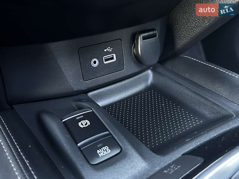 Внедорожник / Кроссовер Nissan Rogue 2019 в Дрогобыче