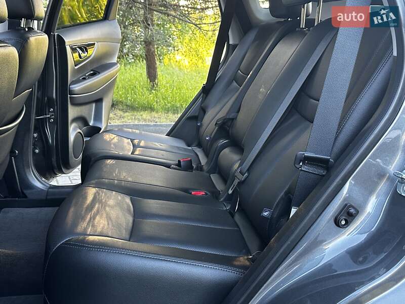 Внедорожник / Кроссовер Nissan Rogue 2019 в Дрогобыче