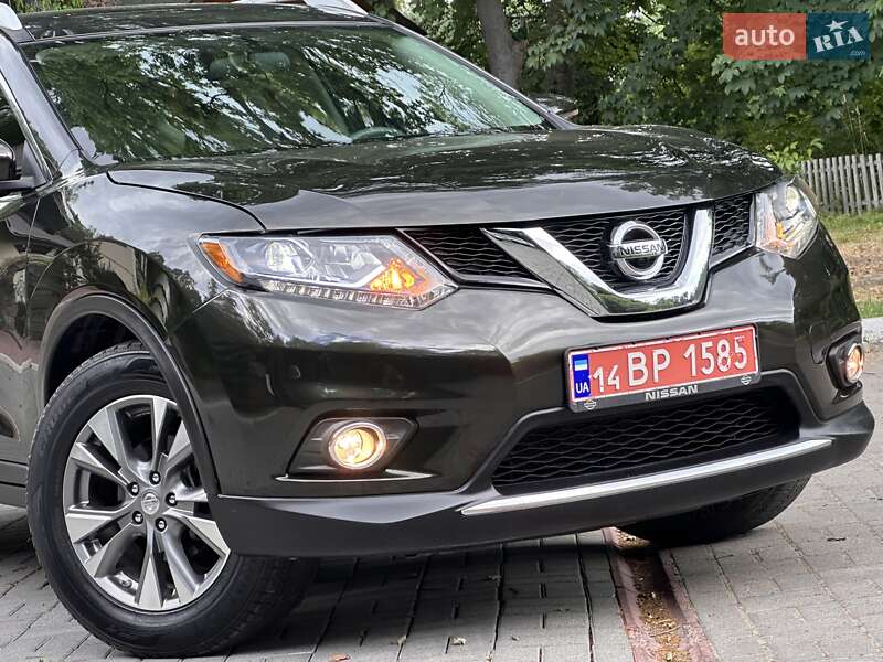 Внедорожник / Кроссовер Nissan Rogue 2015 в Дрогобыче