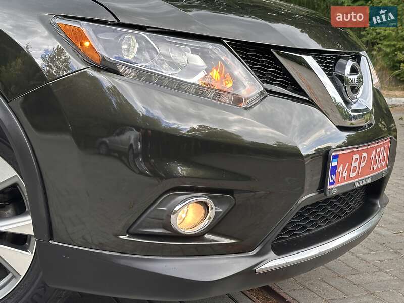 Внедорожник / Кроссовер Nissan Rogue 2015 в Дрогобыче
