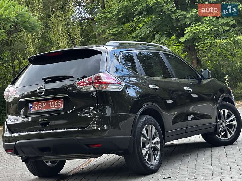 Внедорожник / Кроссовер Nissan Rogue 2015 в Дрогобыче