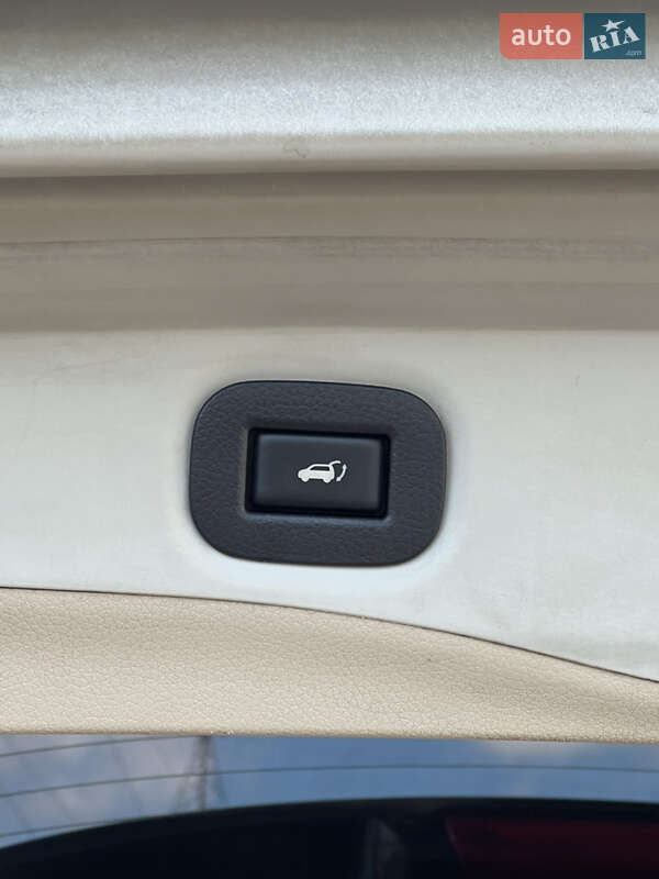 Позашляховик / Кросовер Nissan Rogue 2014 в Одесі