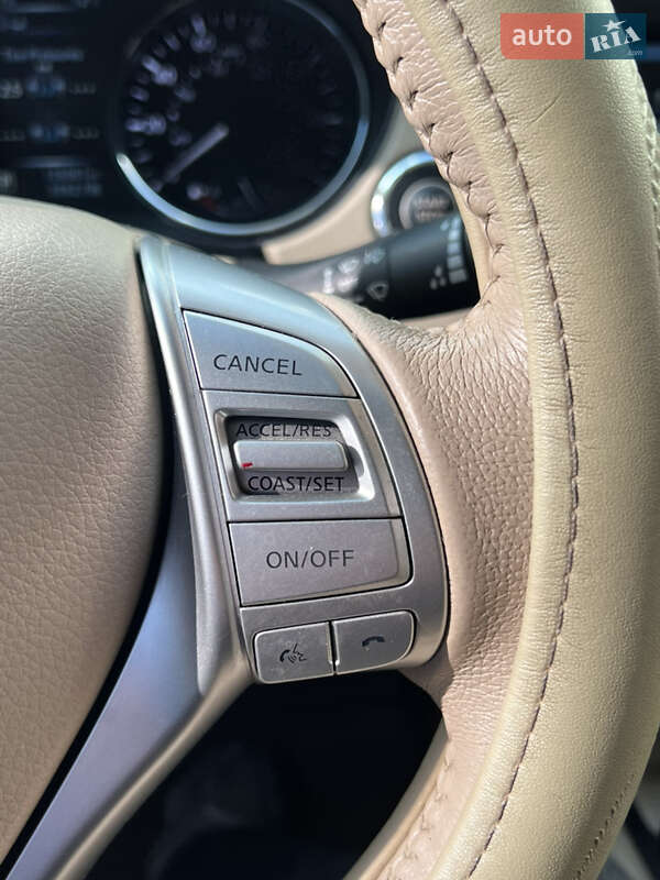 Позашляховик / Кросовер Nissan Rogue 2014 в Одесі