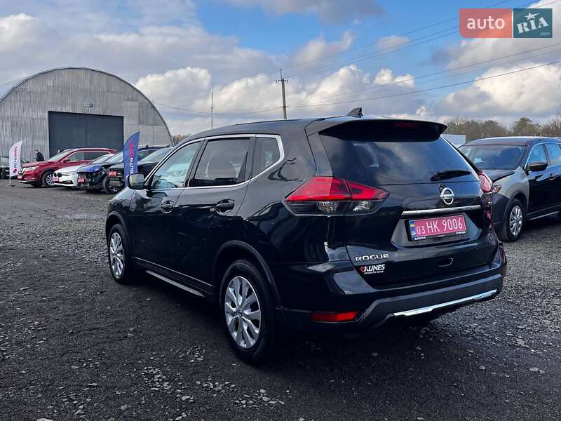 Внедорожник / Кроссовер Nissan Rogue 2017 в Луцке