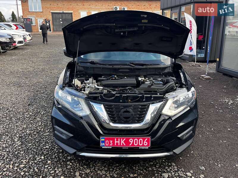 Внедорожник / Кроссовер Nissan Rogue 2017 в Луцке