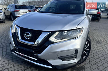 Внедорожник / Кроссовер Nissan Rogue 2017 в Львове