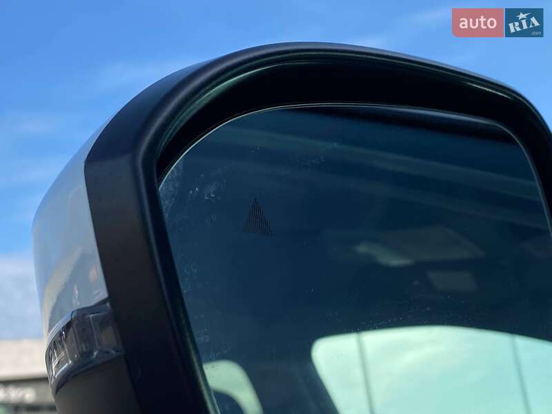 Внедорожник / Кроссовер Nissan Rogue 2021 в Львове