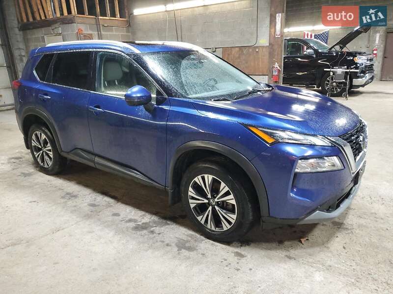 Внедорожник / Кроссовер Nissan Rogue 2021 в Киеве