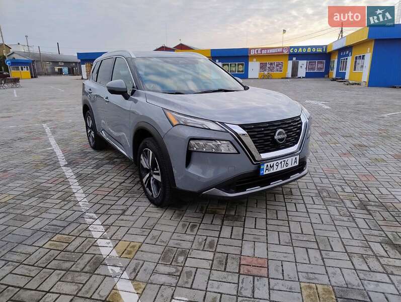 Внедорожник / Кроссовер Nissan Rogue 2023 в Житомире