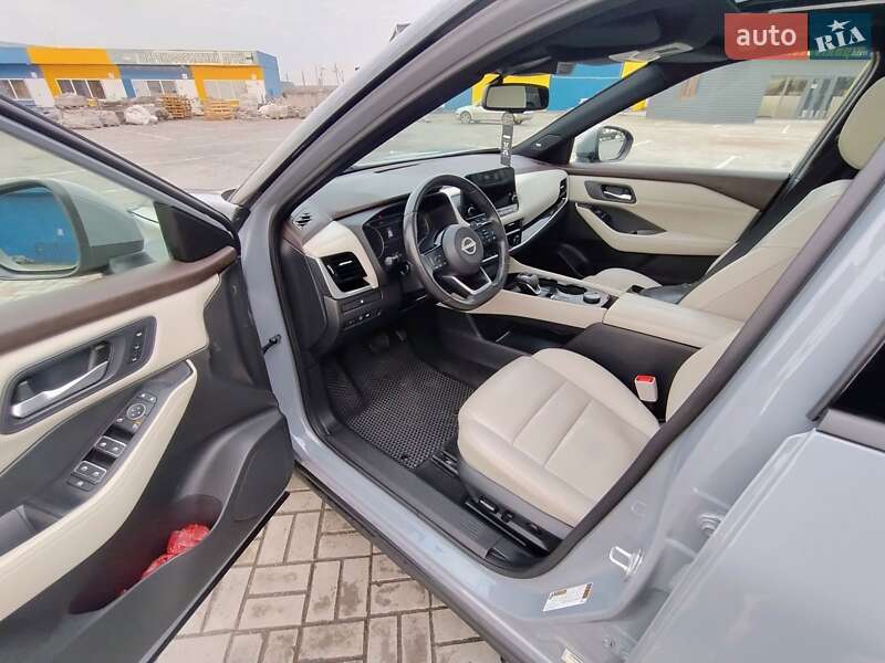 Внедорожник / Кроссовер Nissan Rogue 2023 в Житомире