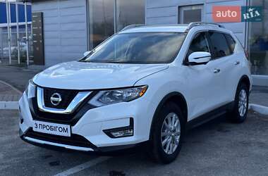 Внедорожник / Кроссовер Nissan Rogue 2017 в Кременчуге