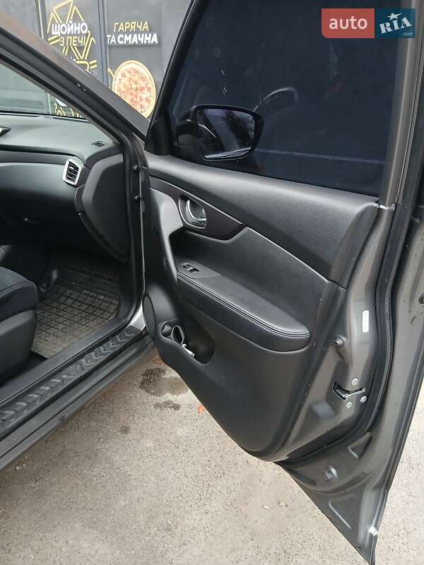 Внедорожник / Кроссовер Nissan Rogue 2016 в Киеве фото 6 Внедорожник / Кроссовер Nissan Rogue 2016 в Киеве