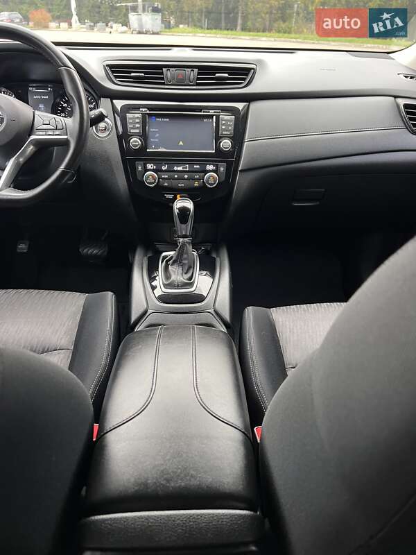 Внедорожник / Кроссовер Nissan Rogue 2017 в Ровно фото 31 Внедорожник / Кроссовер Nissan Rogue 2017 в Ровно