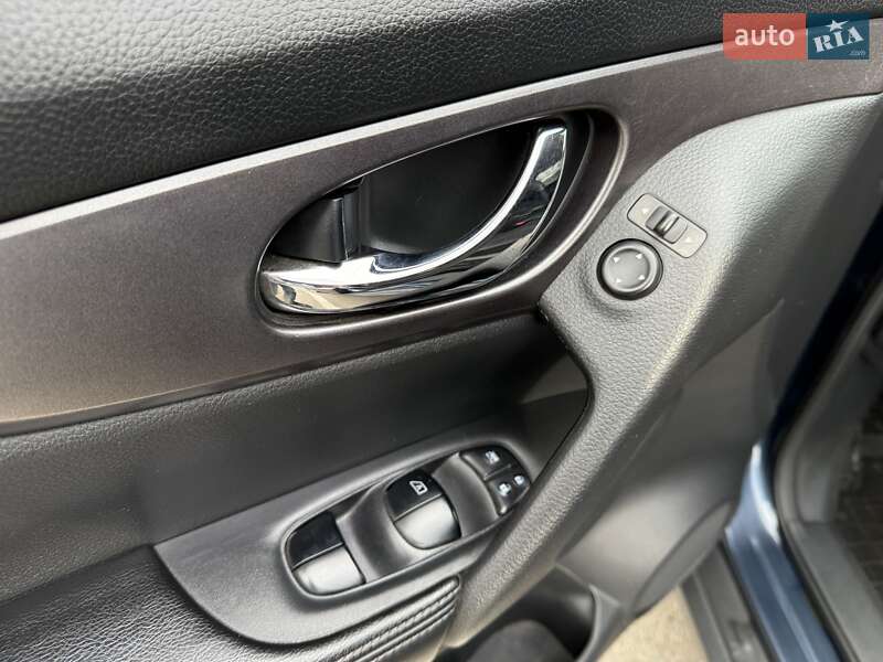 Позашляховик / Кросовер Nissan Rogue 2015 в Києві