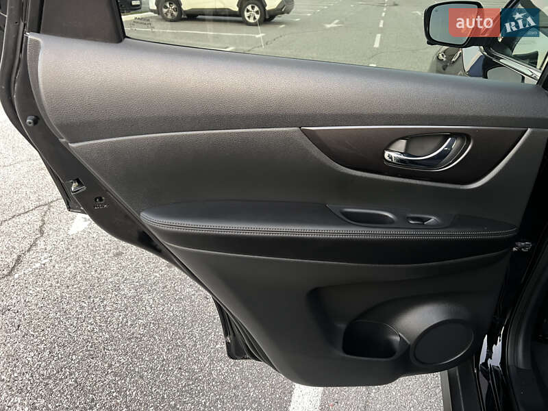 Позашляховик / Кросовер Nissan Rogue 2019 в Києві