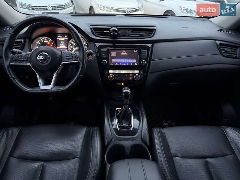 Внедорожник / Кроссовер Nissan Rogue 2017 в Харькове