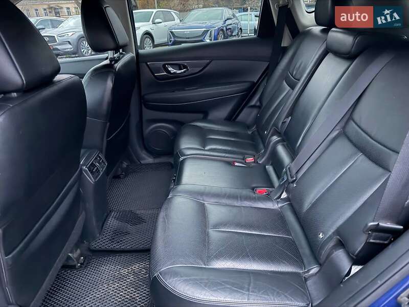 Внедорожник / Кроссовер Nissan Rogue 2017 в Харькове