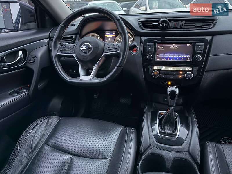 Внедорожник / Кроссовер Nissan Rogue 2017 в Харькове