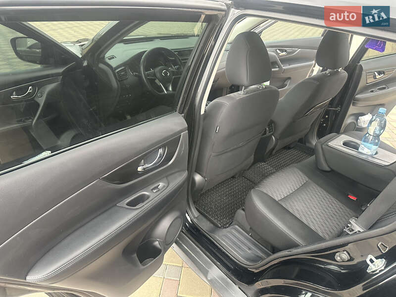 Внедорожник / Кроссовер Nissan Rogue 2020 в Гайсине