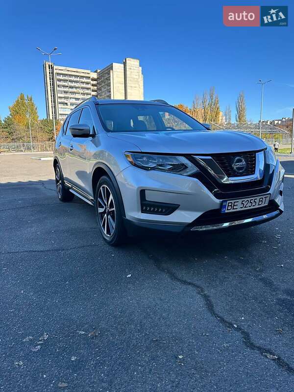 Позашляховик / Кросовер Nissan Rogue 2017 в Миколаєві