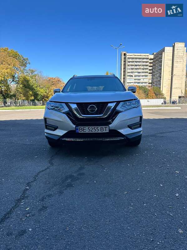 Позашляховик / Кросовер Nissan Rogue 2017 в Миколаєві