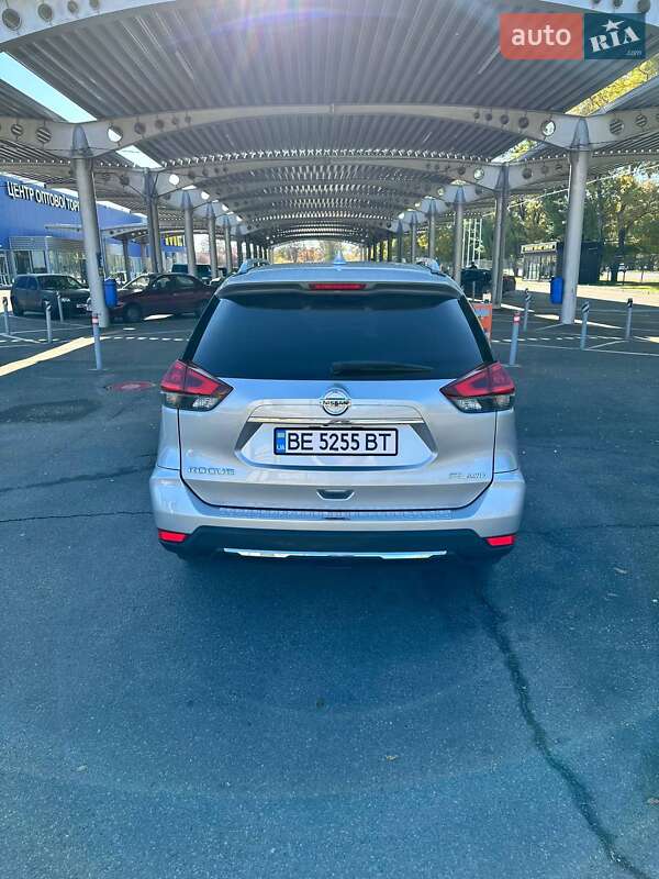 Позашляховик / Кросовер Nissan Rogue 2017 в Миколаєві