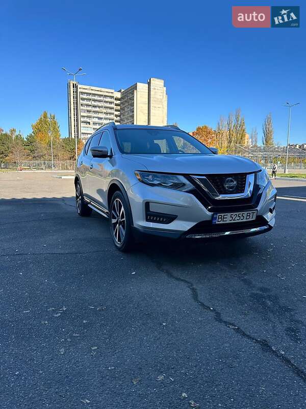 Позашляховик / Кросовер Nissan Rogue 2017 в Миколаєві