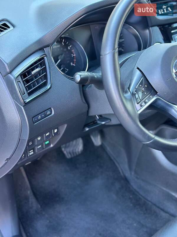 Позашляховик / Кросовер Nissan Rogue 2017 в Миколаєві