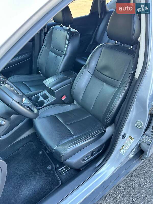 Позашляховик / Кросовер Nissan Rogue 2017 в Миколаєві