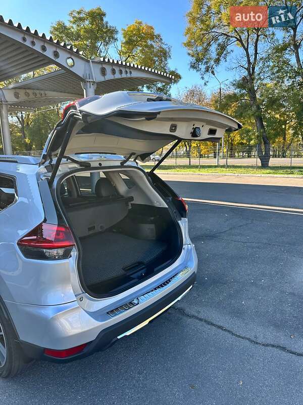 Позашляховик / Кросовер Nissan Rogue 2017 в Миколаєві