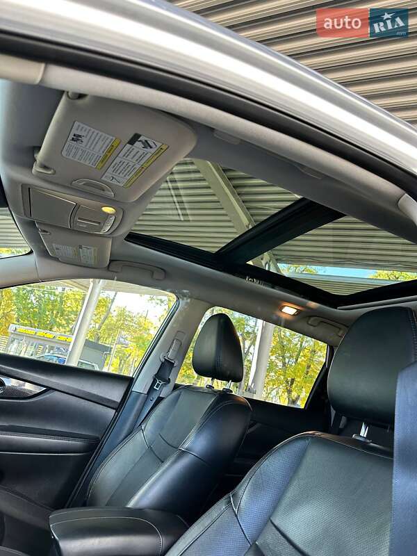 Позашляховик / Кросовер Nissan Rogue 2017 в Миколаєві